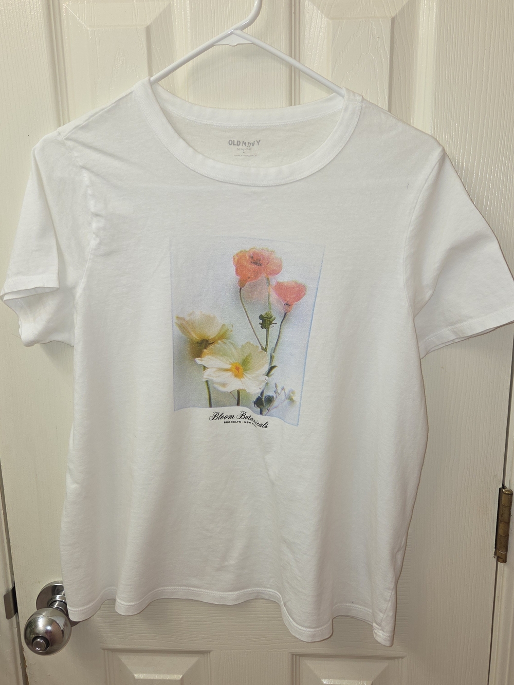 Old Navy White Floral Graphic Tee